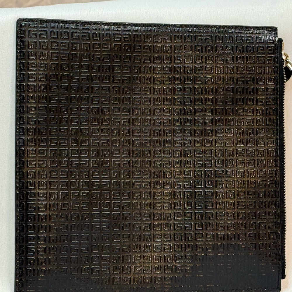 Givenchy 4G Runway Pouch - Picture 2 of 3